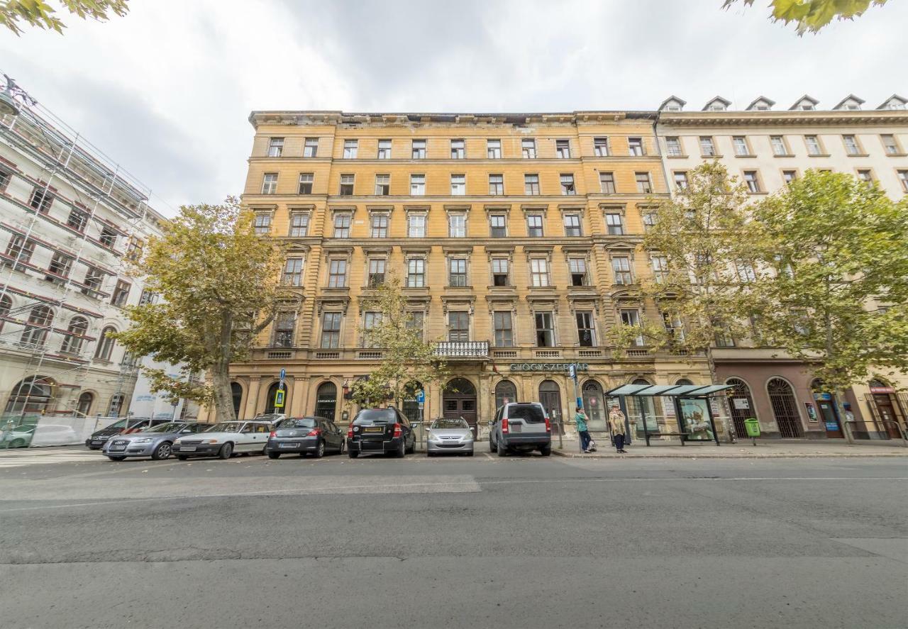Atlanta Apartment Is In The Heart Of Budapest Budapeste Exterior foto