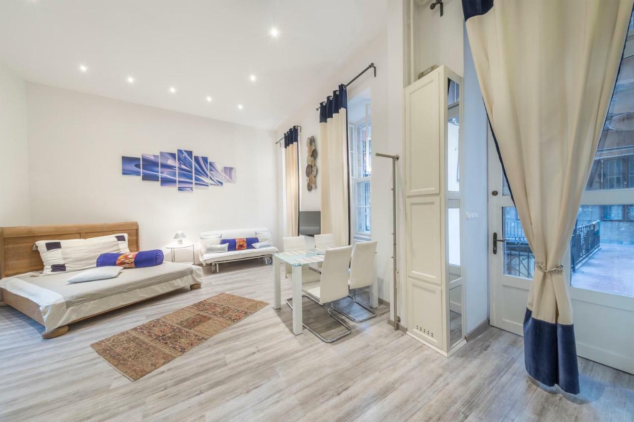 Atlanta Apartment Is In The Heart Of Budapest Budapeste Exterior foto